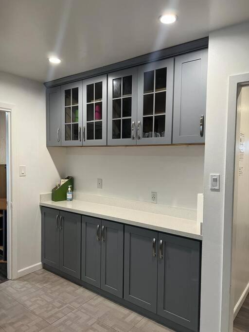דיילי סיטי Affordable Private Rooms With Shared Bath Kitchen Near Sfo מראה חיצוני תמונה