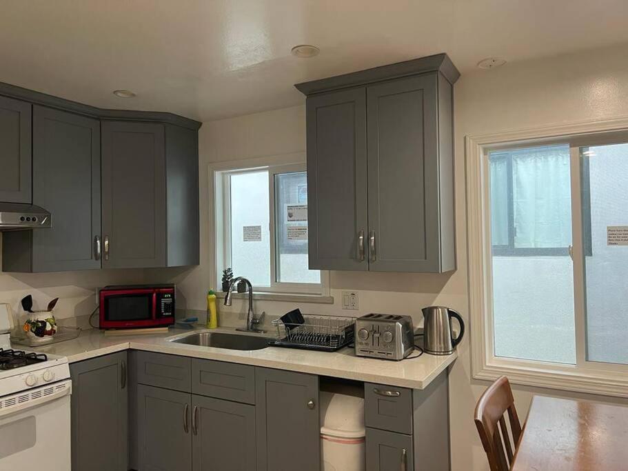 דיילי סיטי Affordable Private Rooms With Shared Bath Kitchen Near Sfo מראה חיצוני תמונה